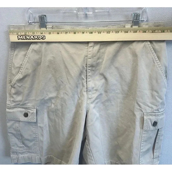 Vintage Ralph Lauren Chaps Shorts Mens 36 x9" Inseam Beige Tan Cargo Pockets Y2K - Picture 4 of 10